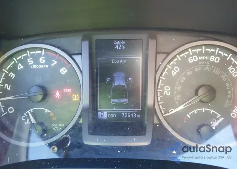 2018 Toyota Tacoma Trd Off Road z USA, uszkodzony, nr VIN 3TMAZ5CN9JM060159